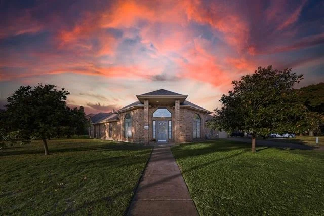 Unit for sale at 943 Fairway Drive, Duncanville, TX 75137