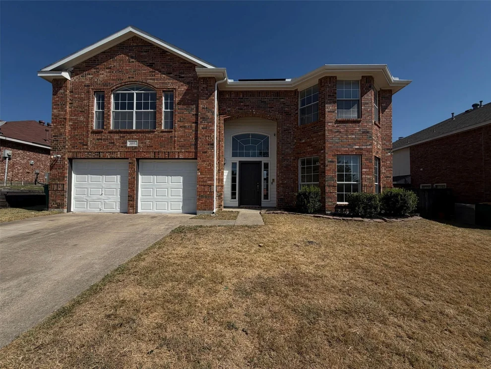 Unit for sale at 213 Cozy Lane, Cedar Hill, TX 75104