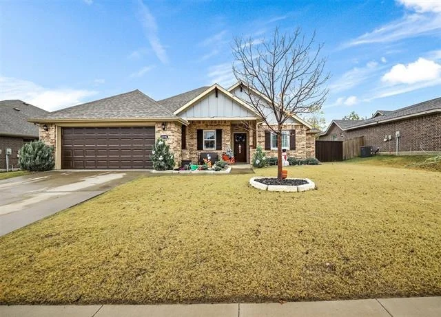 Unit for sale at 4006 Kensington Drive, Sanger, TX 76266