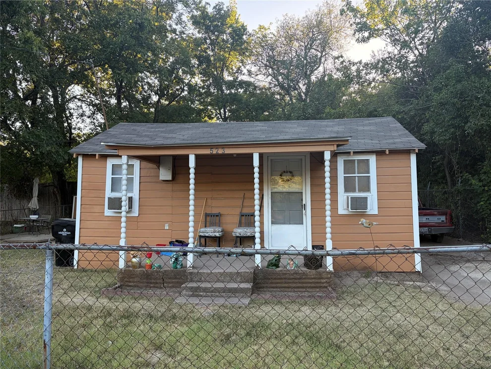 Unit for sale at 523 N 3rd Street, Midlothian, TX 76065