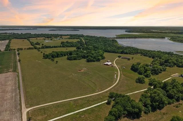 Unit for sale at 346 County Road 0090, Powell, TX 75153