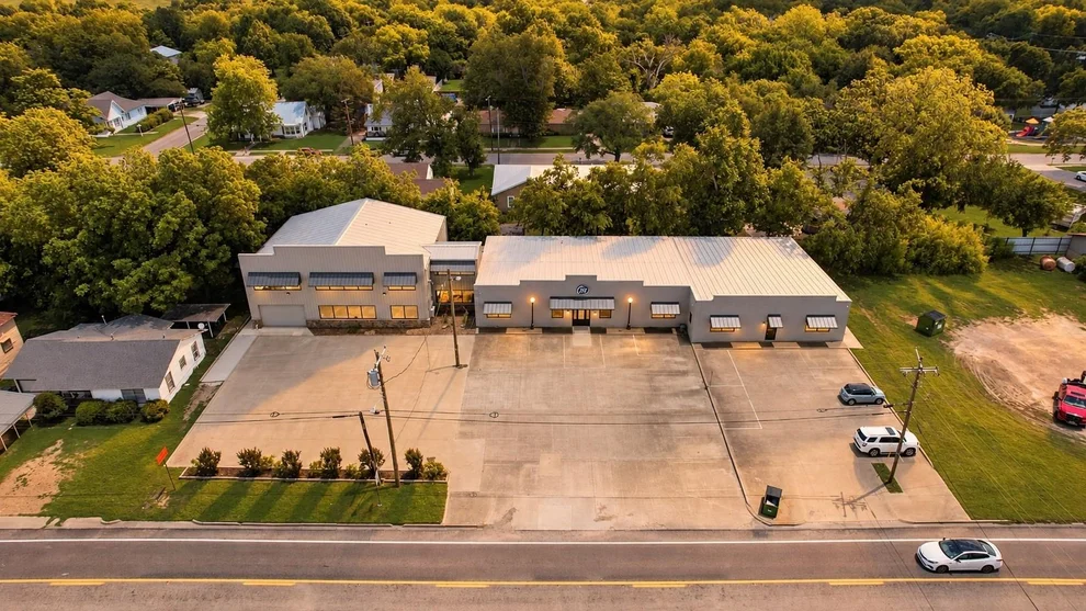 Unit for sale at 400 N 4th Street, Wills Point, TX 75169