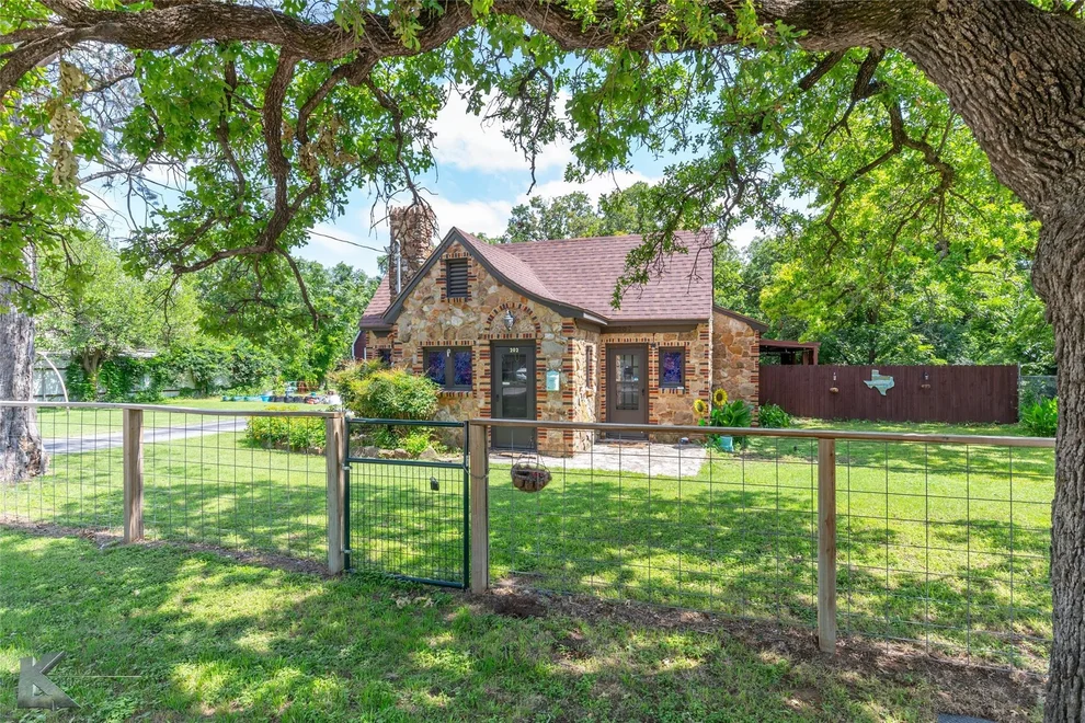 Unit for sale at 202 E Ross Street, Rising Star, TX 76471