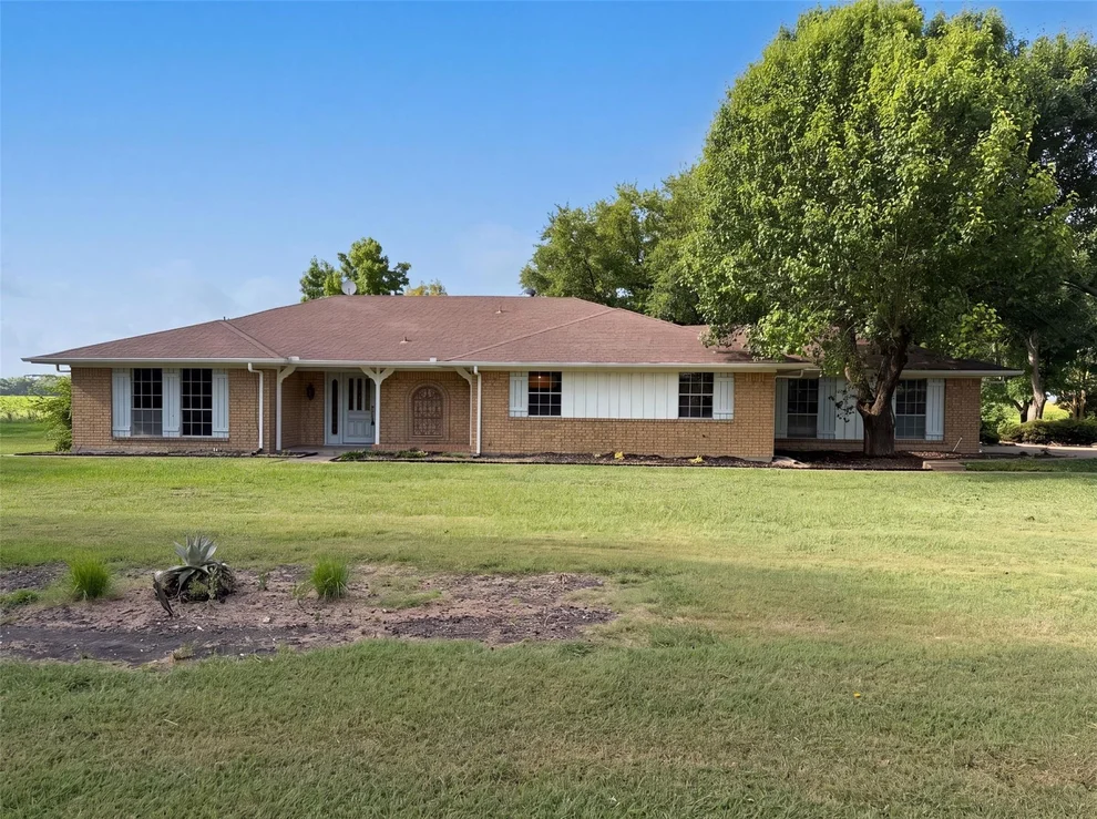 Unit for sale at 100 Dubb Lane, Red Oak, TX 75154