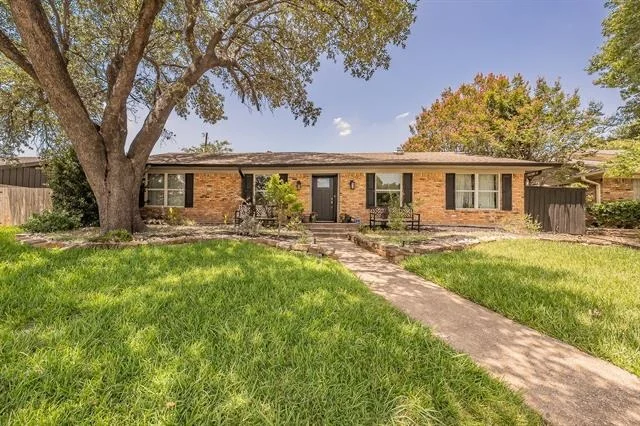 Unit for sale at 13511 Rawhide Parkway, Farmers Branch, TX 75234