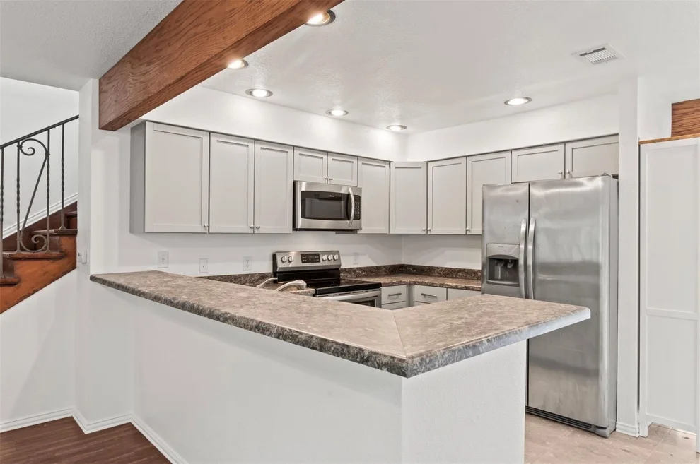 Unit for sale at 921 Bradleys Bend, Tool, TX 75143