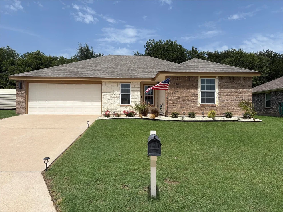 Unit for sale at 3011 Cricket Drive, Bellmead, TX 76705