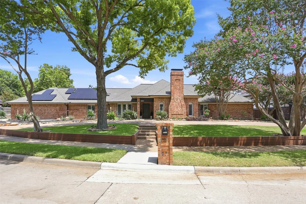 Unit for sale at 3901 Leon Drive, Plano, TX 75074