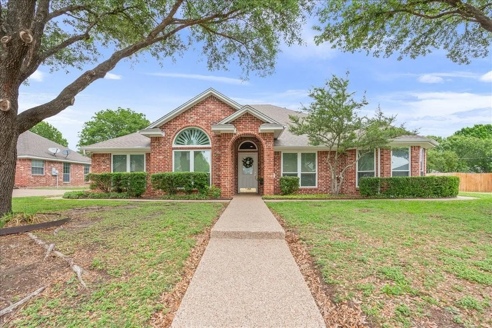 Unit for sale at 1216 Darbyton Drive, Hewitt, TX 76643