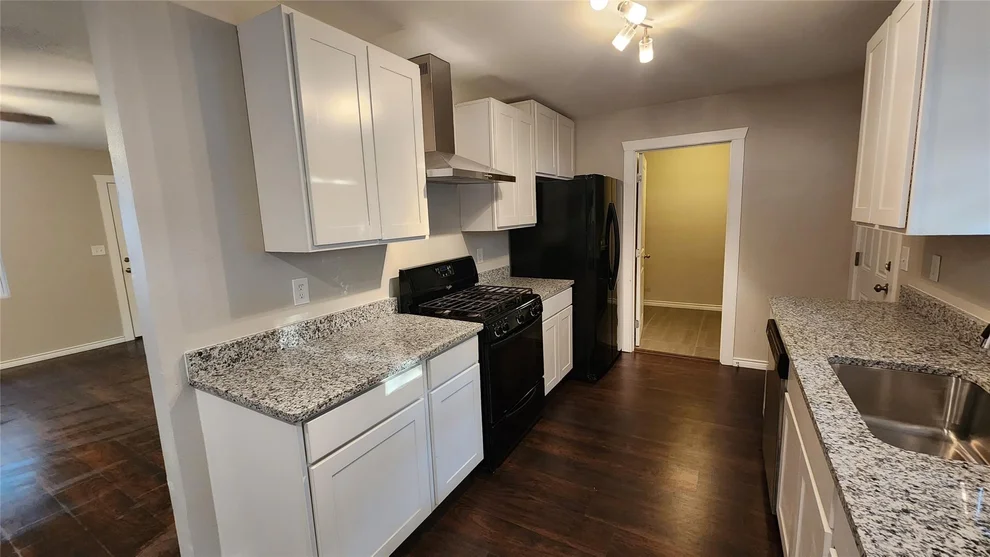 Unit for sale at 112 Elm Street, Roxton, TX 75477