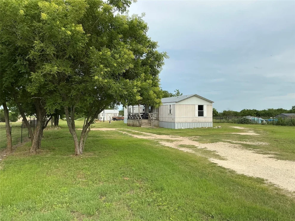 Unit for sale at 109 McKelvain Street, Oglesby, TX 76561