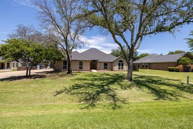 Unit for sale at 612 Aqua Vista Drive, Granbury, TX 76049
