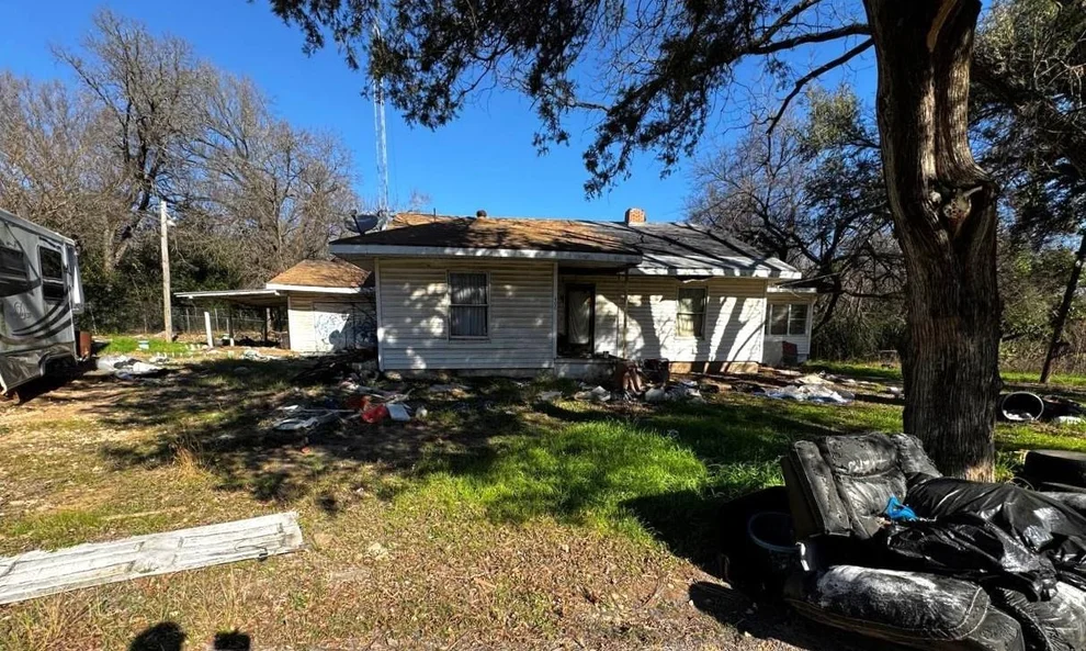 Unit for sale at 406 S 2nd Street, Tehuacana, TX 76635