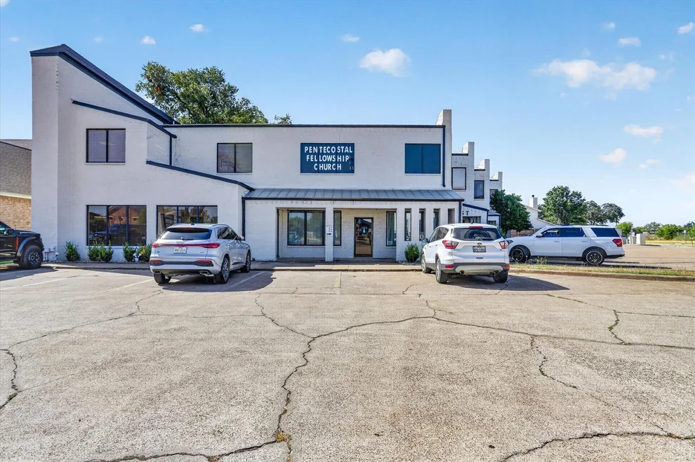 Unit for sale at 200 E Main Street, Crowley, TX 76036