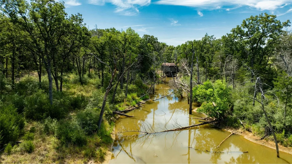 Unit for sale at 335 S Fm 80, Teague, TX 75860
