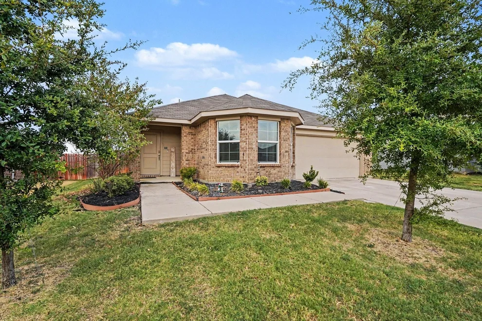 Unit for sale at 1512 Central Park Drive, Alvarado, TX 76009