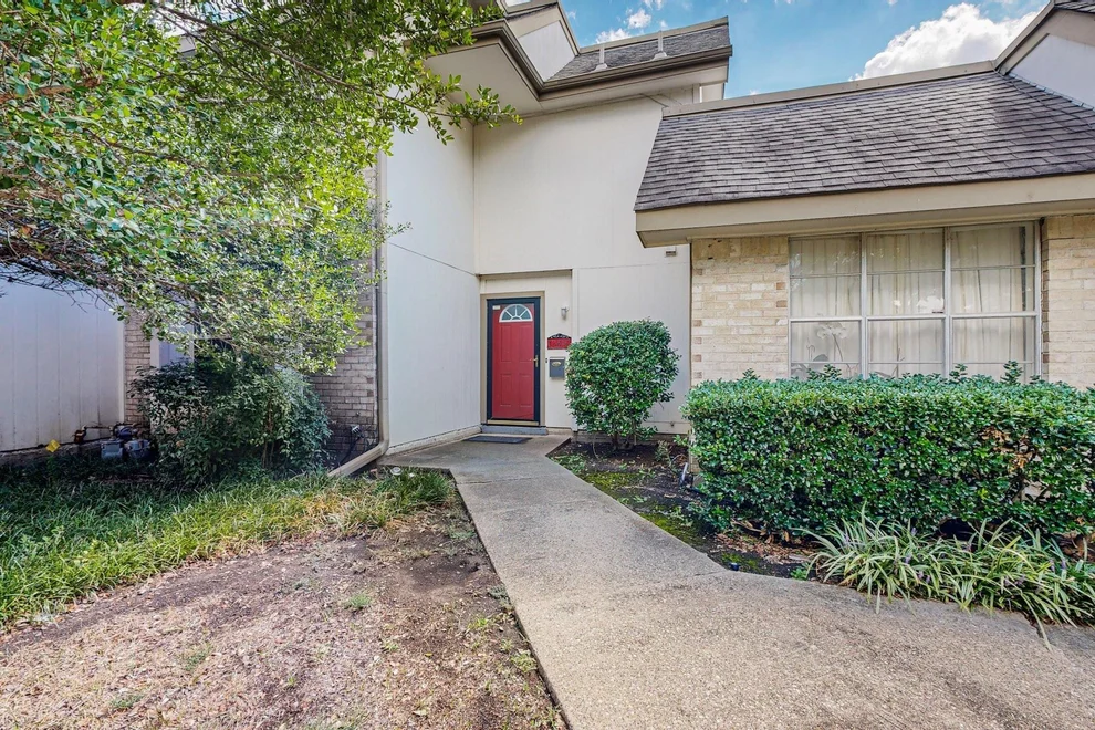 Unit for sale at 13818 Methuen Green Lane, Dallas, TX 75240