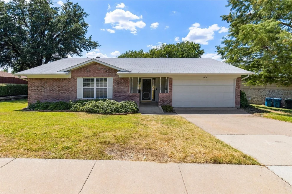 Unit for sale at 1804 Westwood Circle, Carrollton, TX 75006