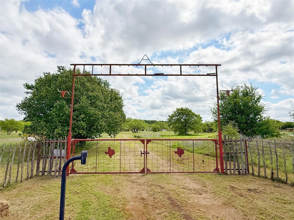 Unit for sale at 1091 Withers Road, Mineral Wells, TX 76067