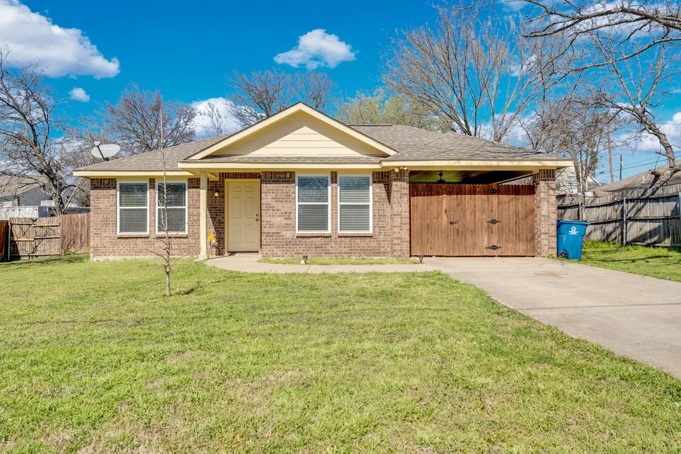 Unit for sale at 106 W Adair Street, Alvarado, TX 76009