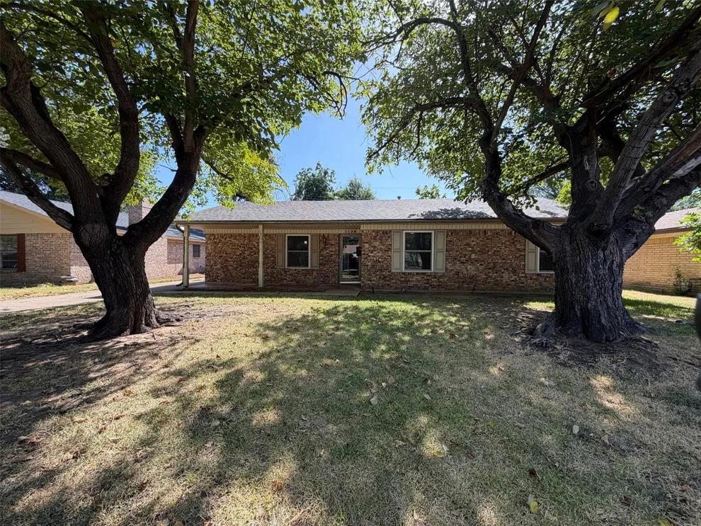 Unit for sale at 1136 Kris Street, Irving, TX 75060