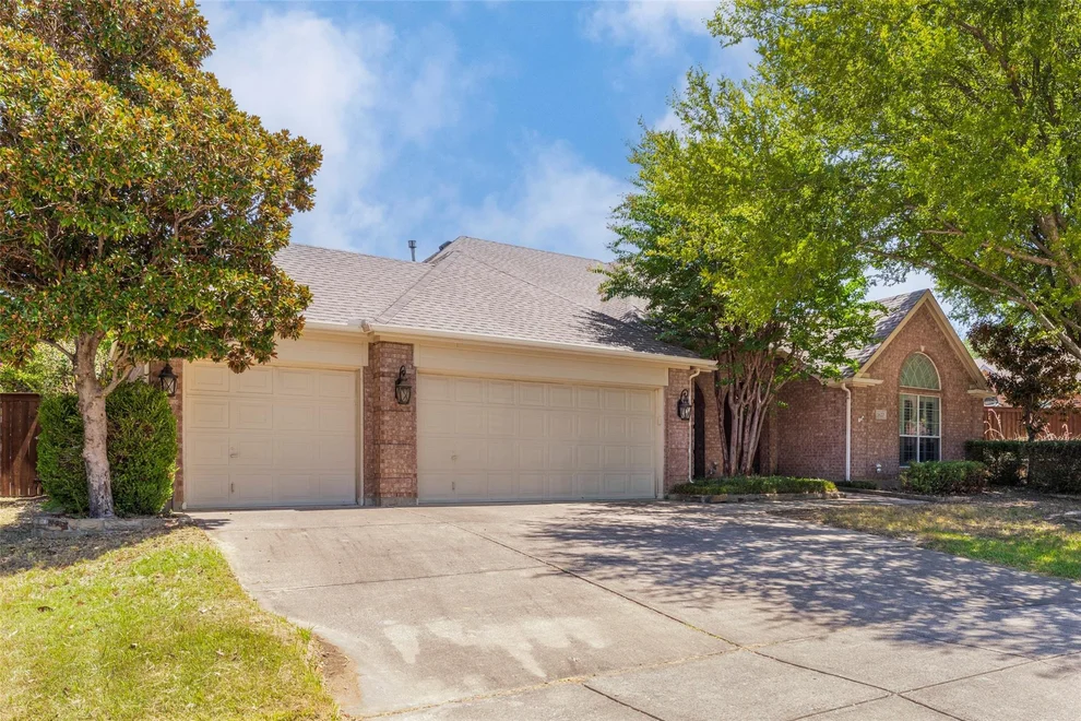 Unit for sale at 1620 Babbling Brook Drive, Grand Prairie, TX 75050
