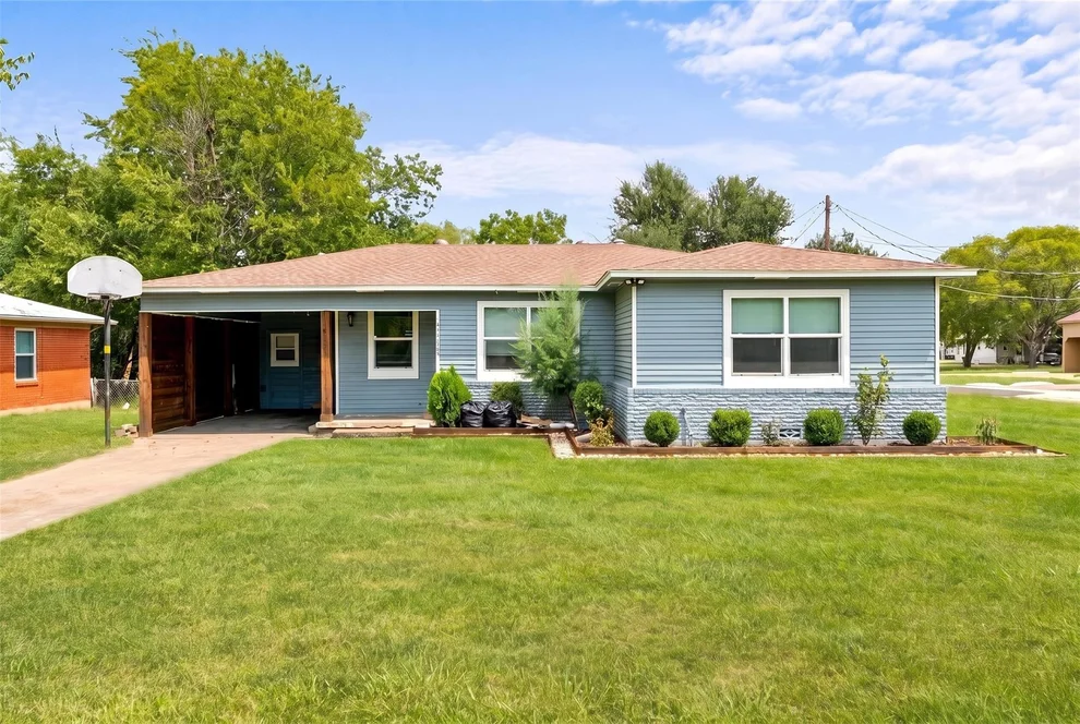 Unit for sale at 3202 Mitchell Street, Greenville, TX 75402