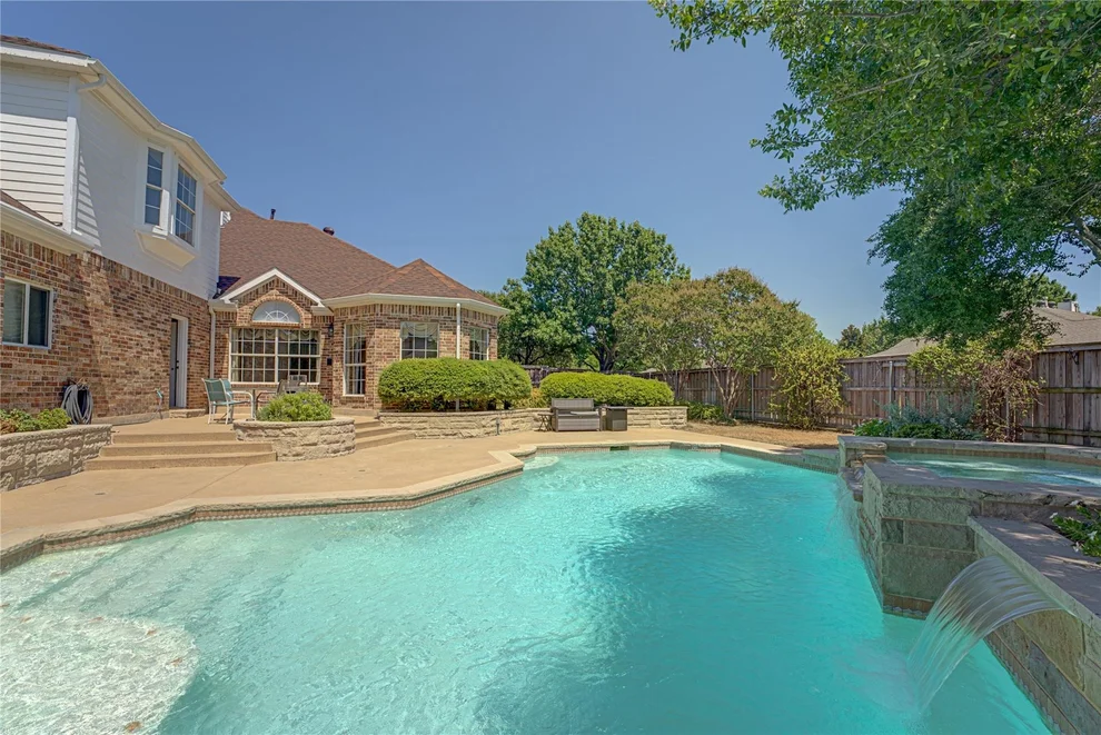 Unit for sale at 130 W Clubview Court, Murphy, TX 75094