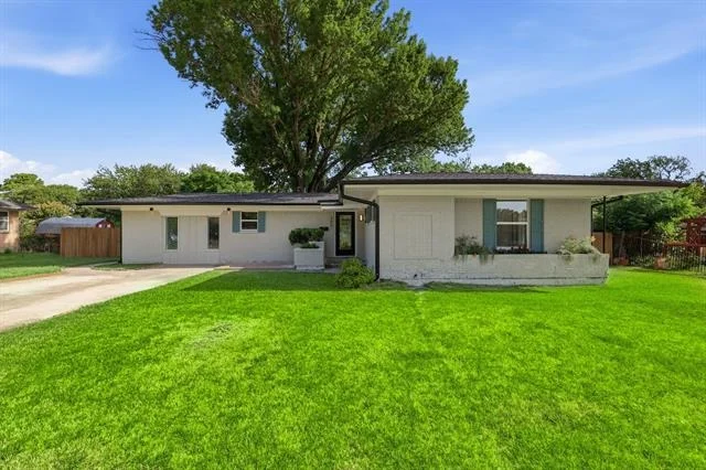 Unit for sale at 385 Crockett, Lewisville, TX 75057