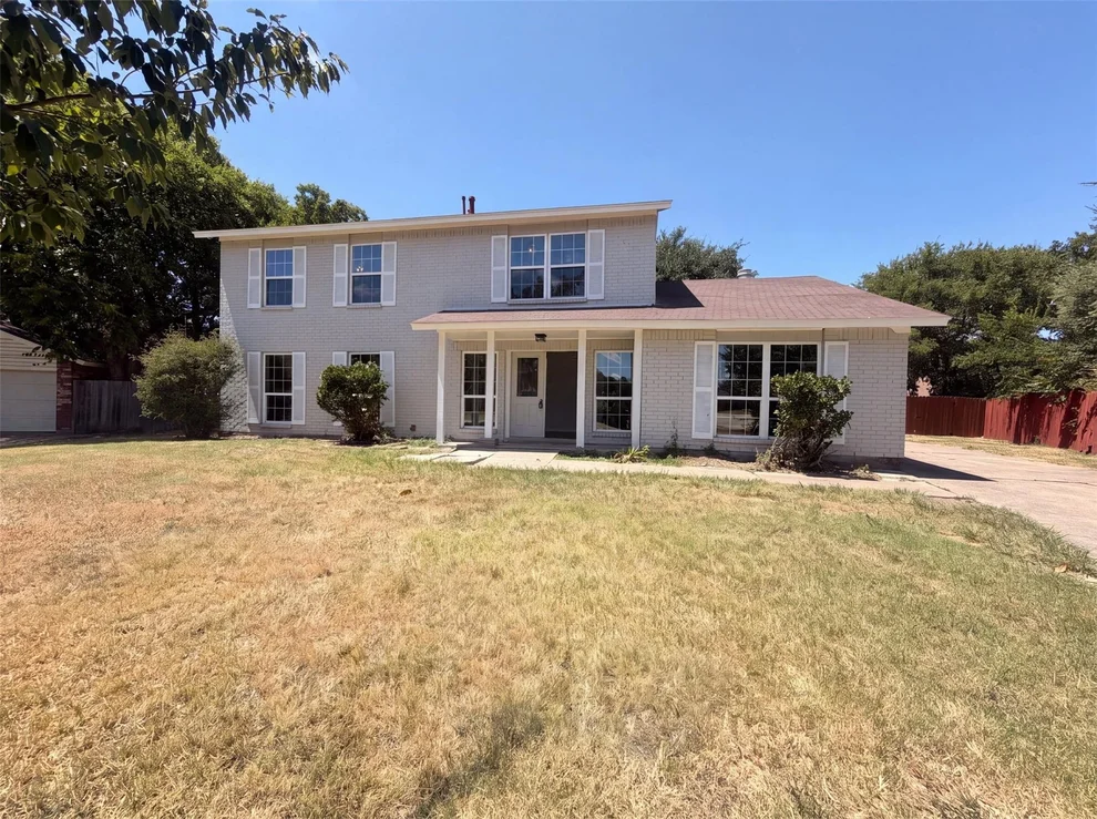 Unit for sale at 526 Royal Valley Road, Grand Prairie, TX 75052