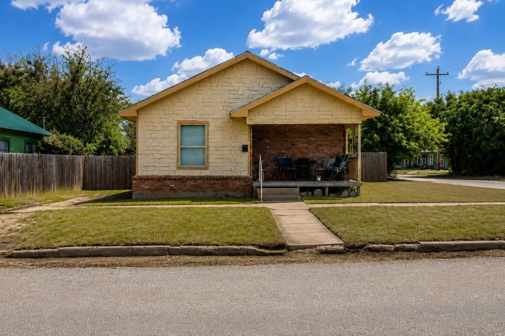 Unit for sale at 309 W 10th Street, Cisco, TX 76437