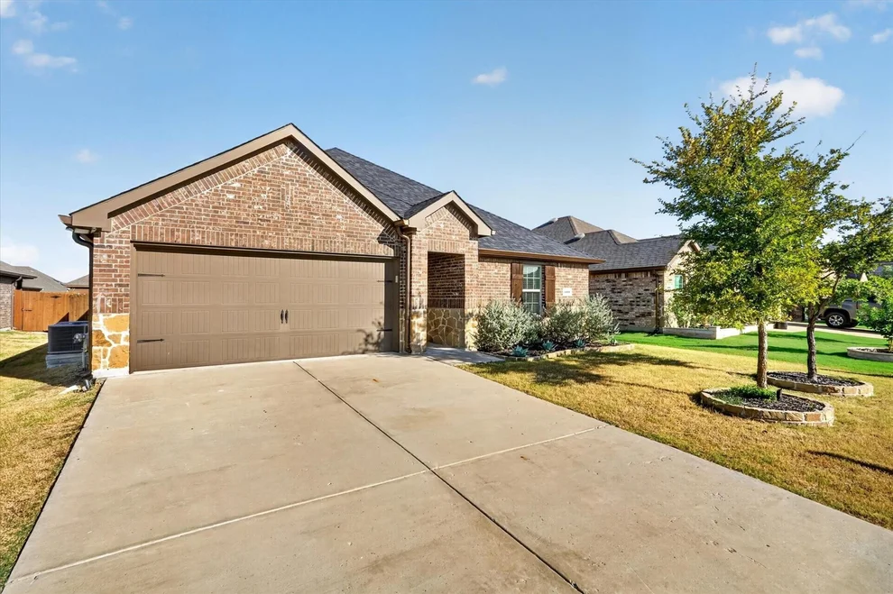 Unit for sale at 1003 Stage Coach Lane, Princeton, TX 75407