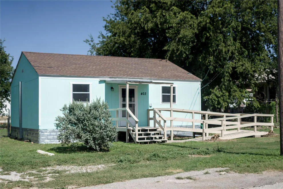 Unit for sale at 403 S Live Oak Street, San Saba, TX 76877