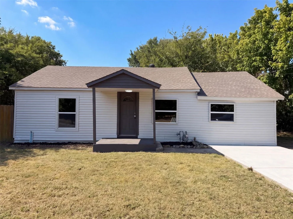 Unit for sale at 1418 Moss Street, Gainesville, TX 76240