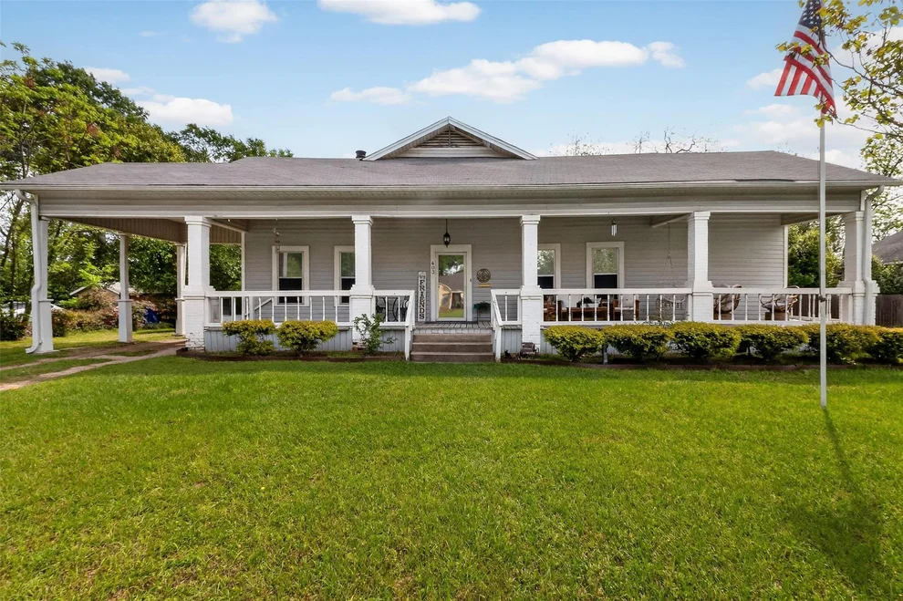 Unit for sale at 603 N Montgomery, Gilmer, TX 75644