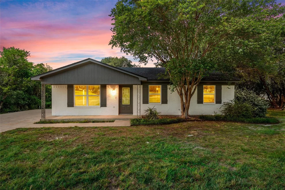 Unit for sale at 139 Cresthill Circle, Valley Mills, TX 76689