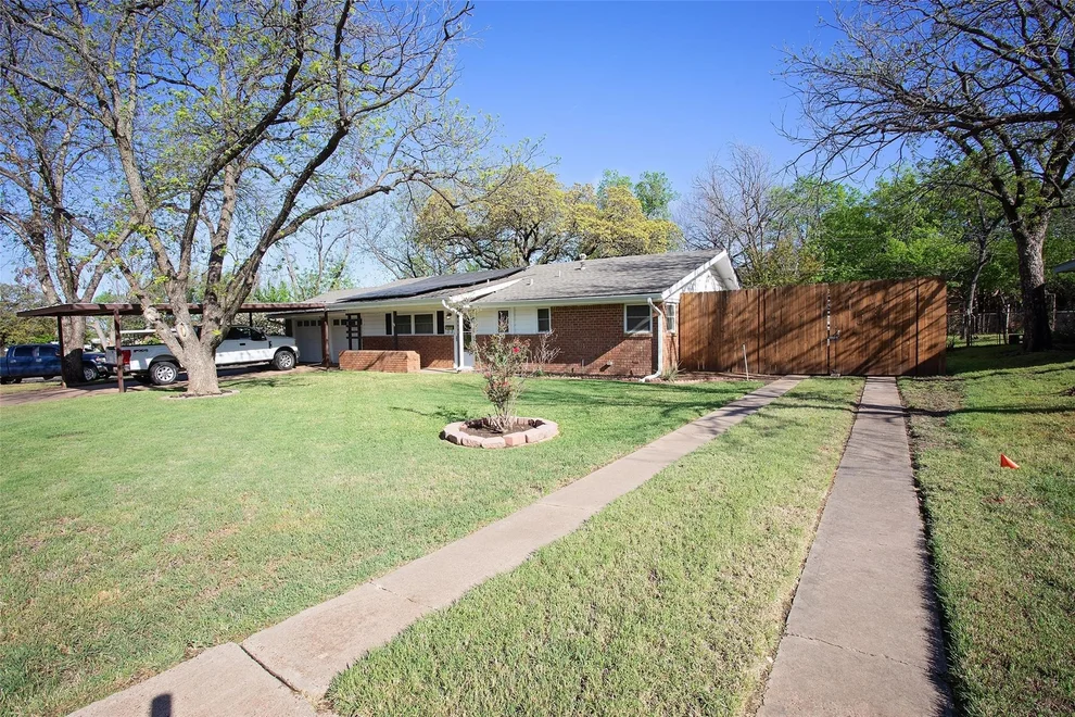 Unit for sale at 1405 Thompson Drive, Graham, TX 76450