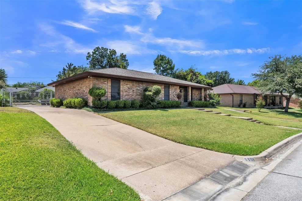 Unit for sale at 6808 Winchester Court, Fort Worth, TX 76133