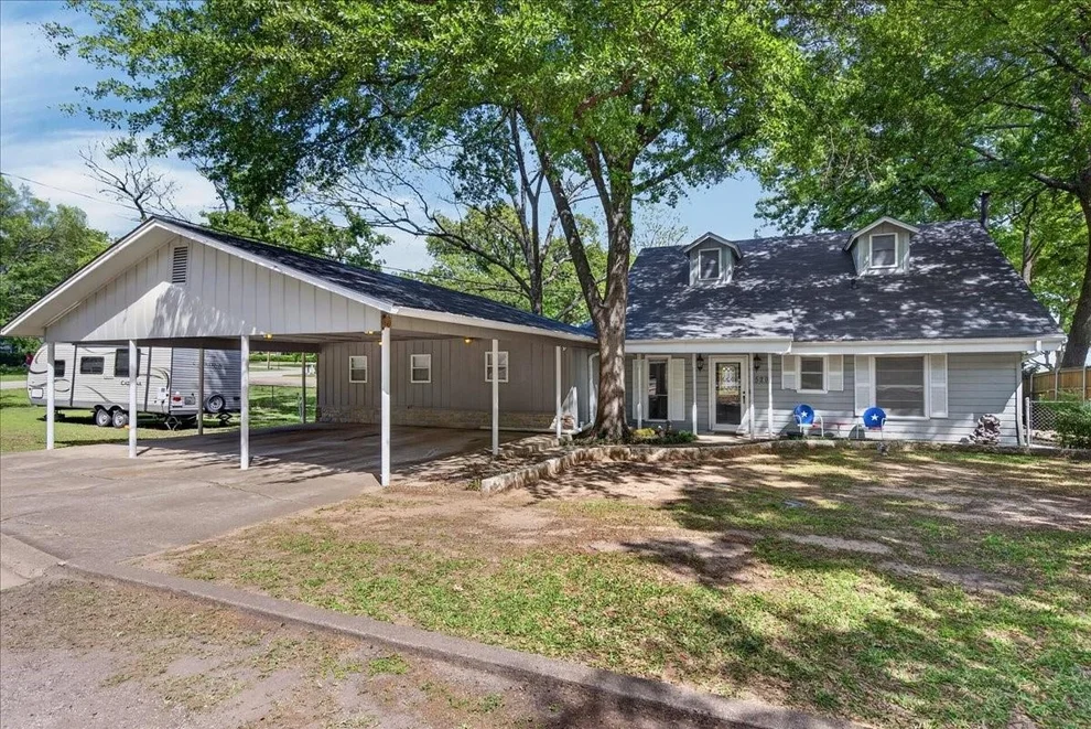 Unit for sale at 1529 Oak Shore Drive, Tool, TX 75143