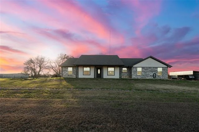 Unit for sale at 2122 Tower Drive, Moody, TX 76557