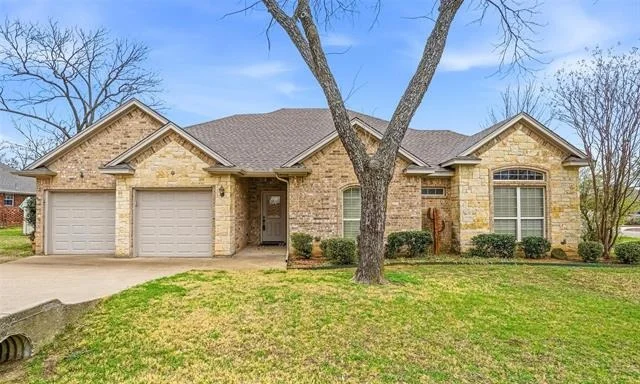 Unit for sale at 9420 Gleneagles Drive, Granbury, TX 76049