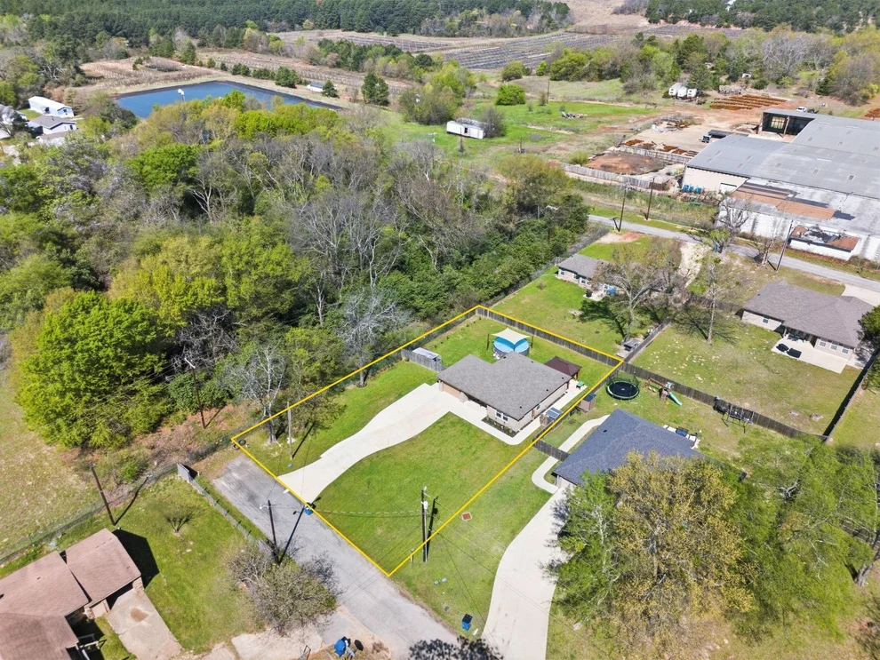 Unit for sale at 213 Freeman Street, Lindale, TX 75771