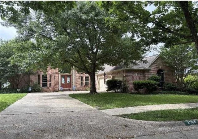 Unit for sale at 2104 Mossy Oak Drive, Irving, TX 75063