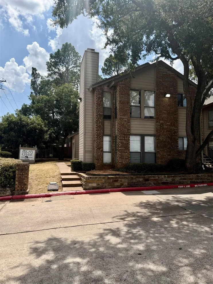 Unit for sale at 1600 Pecan Chase Circle, Arlington, TX 76012
