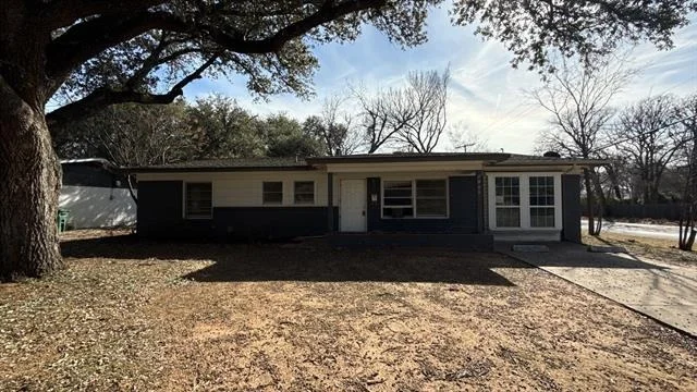 Unit for sale at 6200 Kentwood Place, Fort Worth, TX 76112
