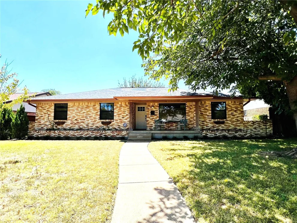 Unit for sale at 1540 Brook Valley Lane, Dallas, TX 75232