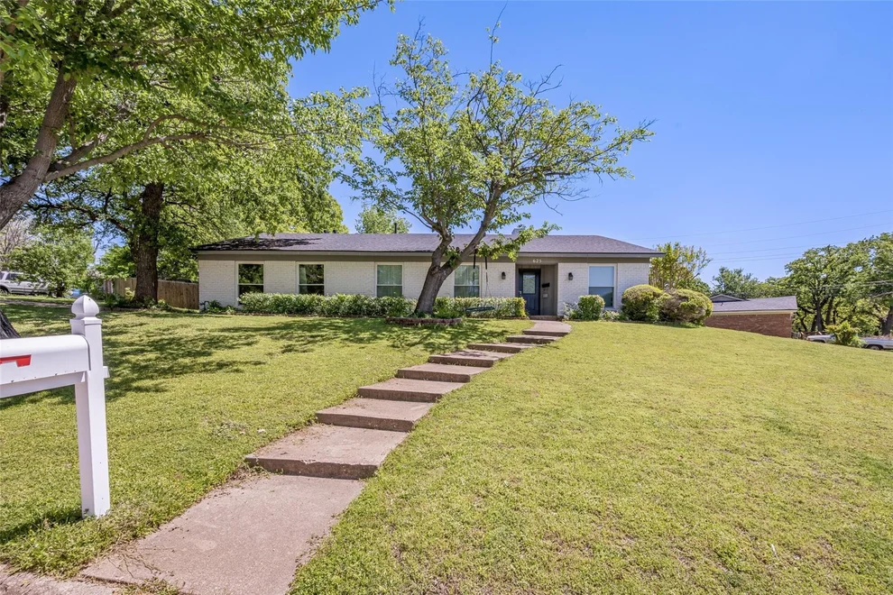 Unit for sale at 625 Caduceus Lane, Hurst, TX 76053