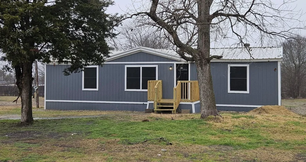 Unit for sale at 2237 Fm 1182, Ennis, TX 75119