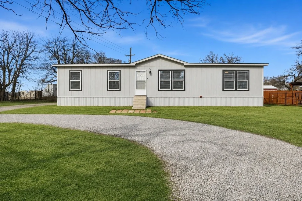 Unit for sale at 350 County Road 4905, Trenton, TX 75490