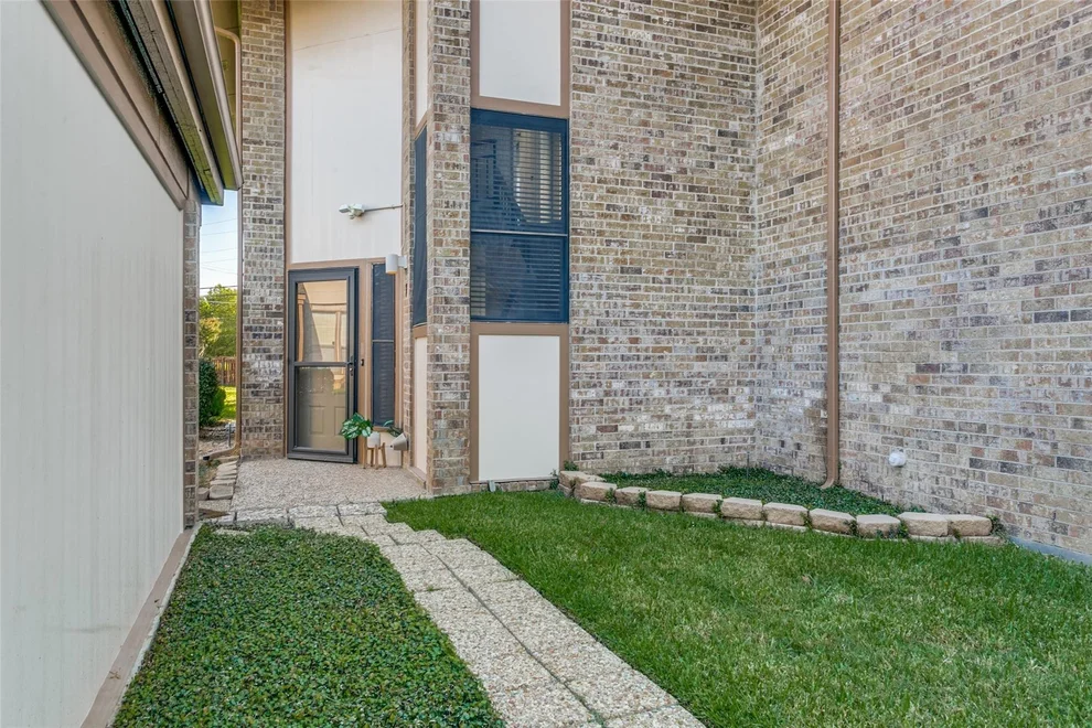 Unit for sale at 7 Dewberry Court, Bedford, TX 76021